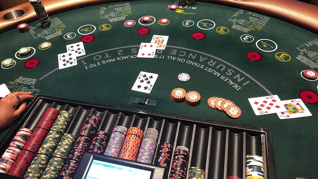 Roulette wheel motif